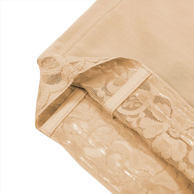 Majtki modelujące Kim z koronką- beige